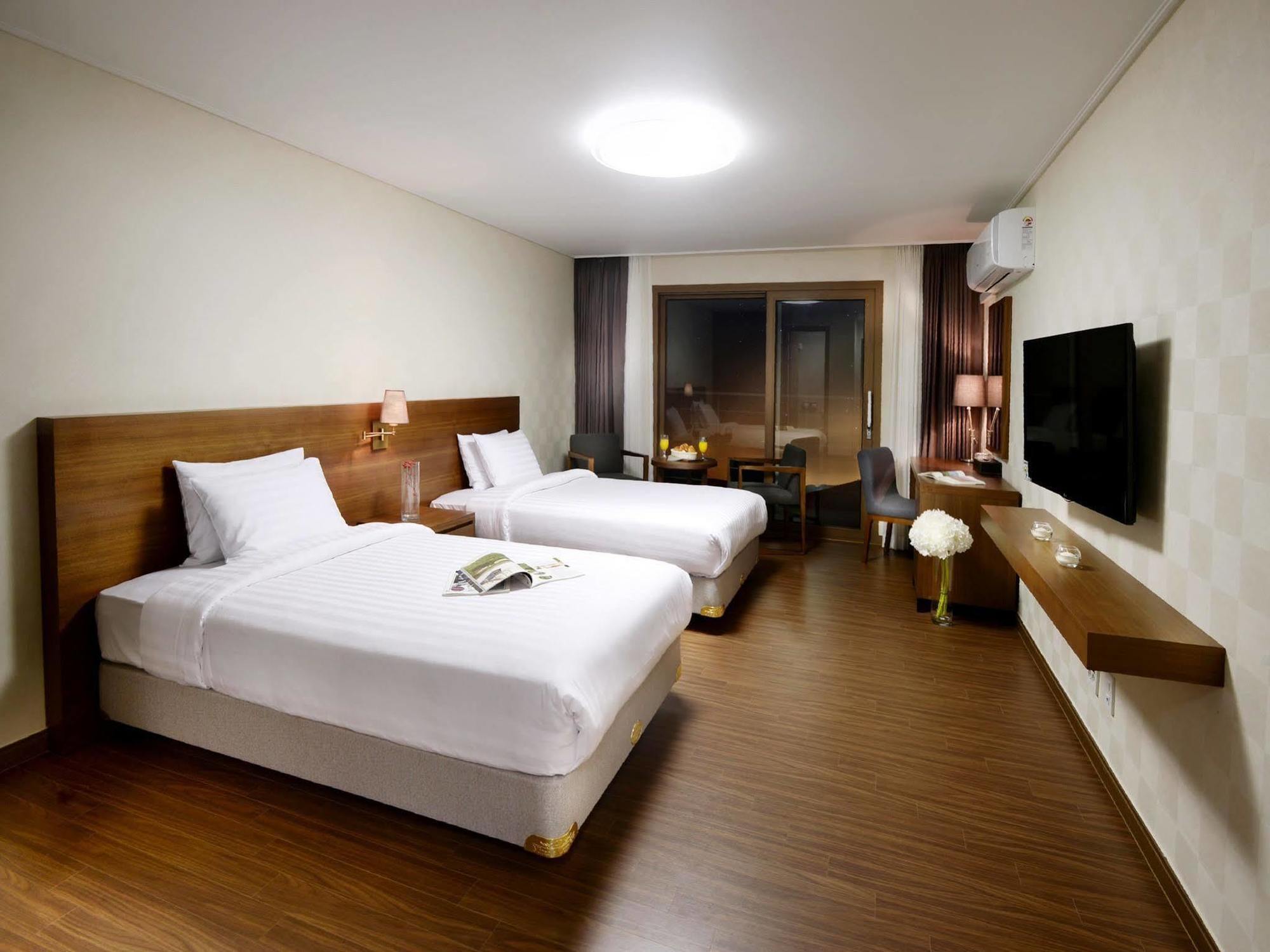 Jeju Aerospace Hotel Seogwipo Exterior photo